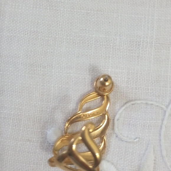 Vintage signed Napier gold tone swirl scroll semi hoop post earrings - Picture 6 of 8